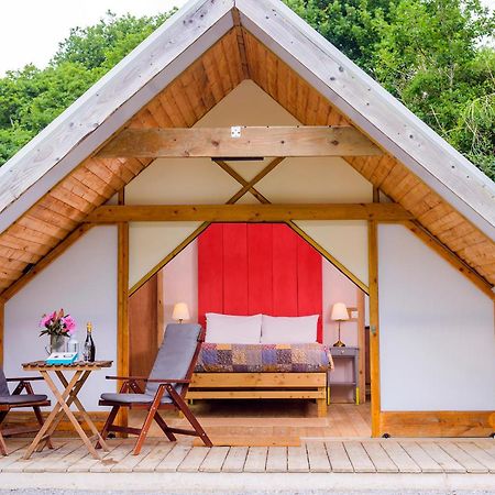 Killarney Glamping At The Grove, Suites And Lodges المظهر الخارجي الصورة