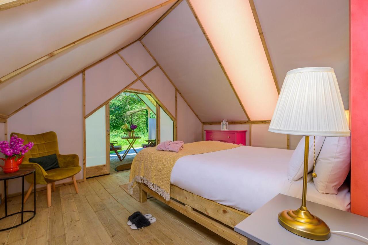 Killarney Glamping At The Grove, Suites And Lodges المظهر الخارجي الصورة
